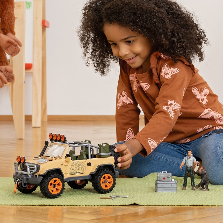 Actual product image Schleich Off road vehicle with winch