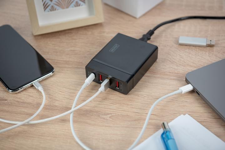Actual product image Digitus 4-Port USB Charging Adapter 72W 1x USB-C PD 5 9 15 20V/3A 3x USB-A 5V/2.4A black (72 W, 4 ports)