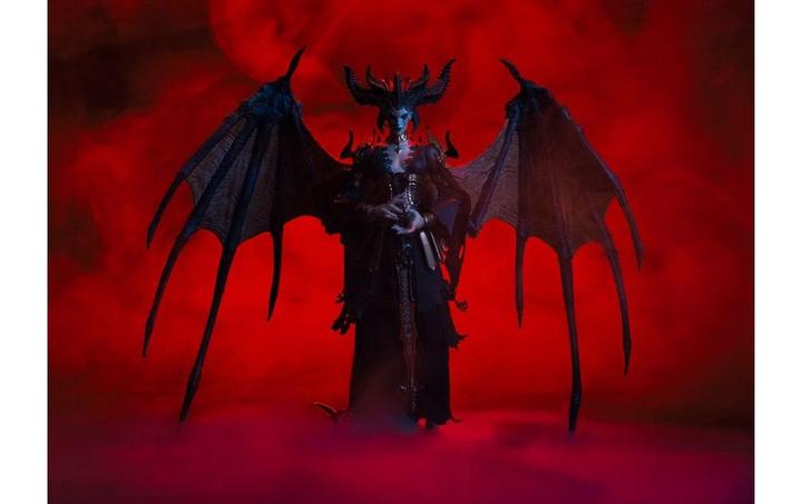 Actual product image McFarlane Diablo IV Elite Edition Actionfigur Lilith 22 cm