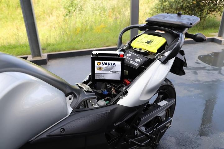 Image du produit Varta AUX14 SILVER AUXILIARY DYNAMIC AGM 513 106 020 Stützbatterie 13Ah (12 V, 13 Ah, 200 A)