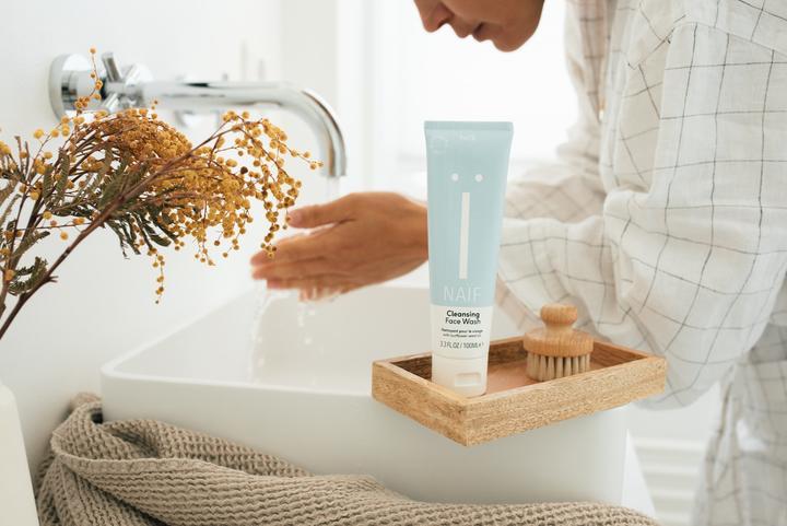 Actual product image Naïf Face (Facial cleansing wipes, 100 ml)