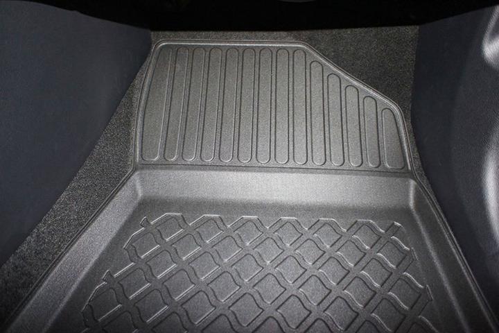Produktbild Aristar Allwetter Fussmatten für Hyundai Tucson ab 7/2015 bis 9/2020 / Kia Sportage IV ab 1/2016 bis 12/2021 (1 Set à 4 Fussmatten)