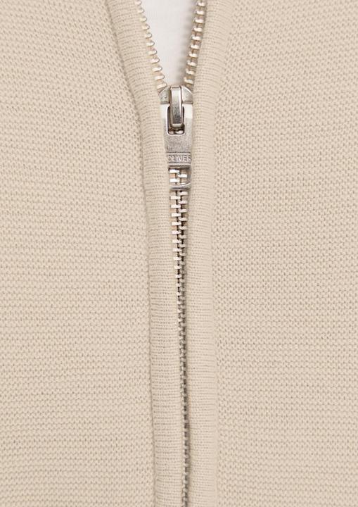 Produktbild S.Oliver Strickjacke Strukturierte Strickjacke mit Logo-Patch (L)