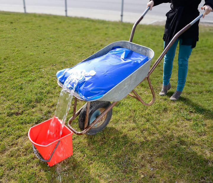 Produktbild AGT 2er-Set Wasserbehälter für die Schubkarre, 80 Liter