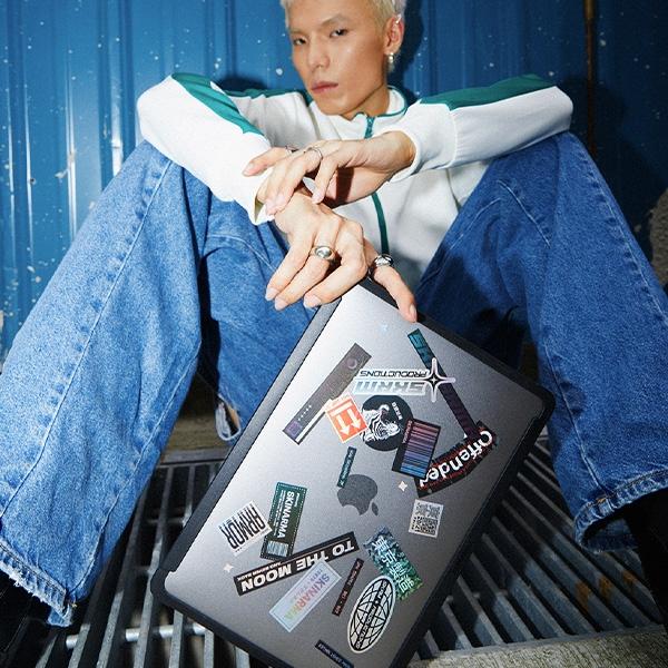 Actual product image Skinarma case Henko MacBook Pro 14" (2021-2023) frost clear (14", Apple)