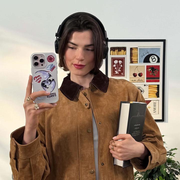 Actual product image Burga Tough Case Apple iPhone 16e - Plot Twister (Apple iPhone 16e)