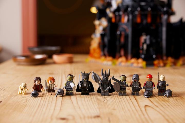 Immagine prodotto LEGO Il Signore degli Anelli: Barad-dûr (10333, LEGO Icons, Set LEGO rari)