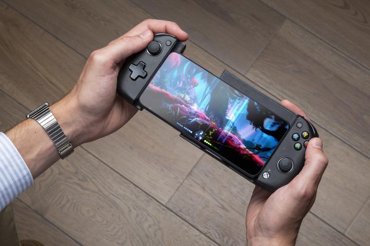 Produktbild Nacon Gaming Holder MG-X (Android)