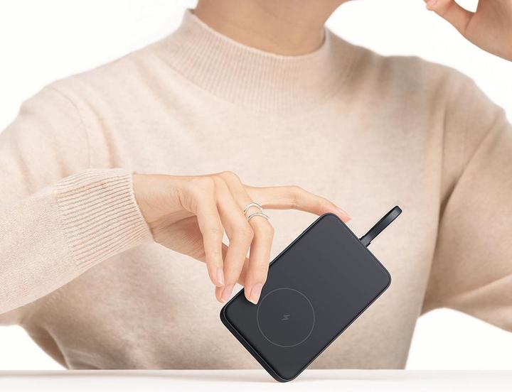 Produktbild Xiaomi 33W Magnetic Power Bank 10000mAh Gray (Integrated Cable) (10000 mAh, 33 W)