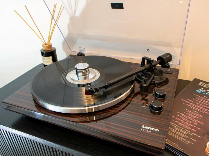 Actual product image Lenco LBT-345WA (Manual)