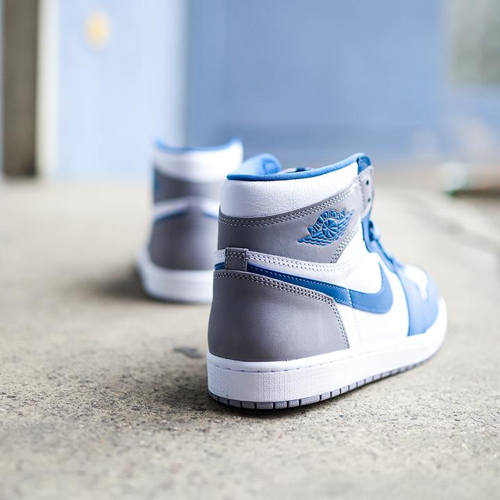 Produktbild Nike Air Jordan 1 (46)