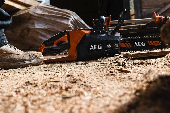 Image du produit AEG Tronçonneuse à chaîne sans fil ACS18B30 18V version solo avec chaîne dans un carton (Tronçonneuse à batterie)