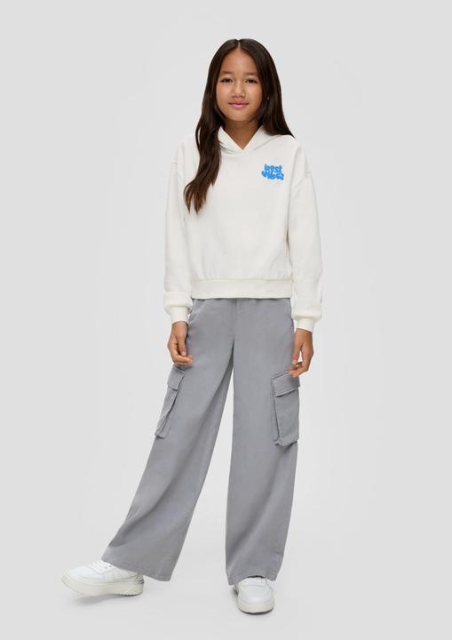 Produktbild s.Oliver Sweatshirt Cropped-Sweatshirt mit gummiertem Rückenprint im Oversized-Schnitt (M, S)