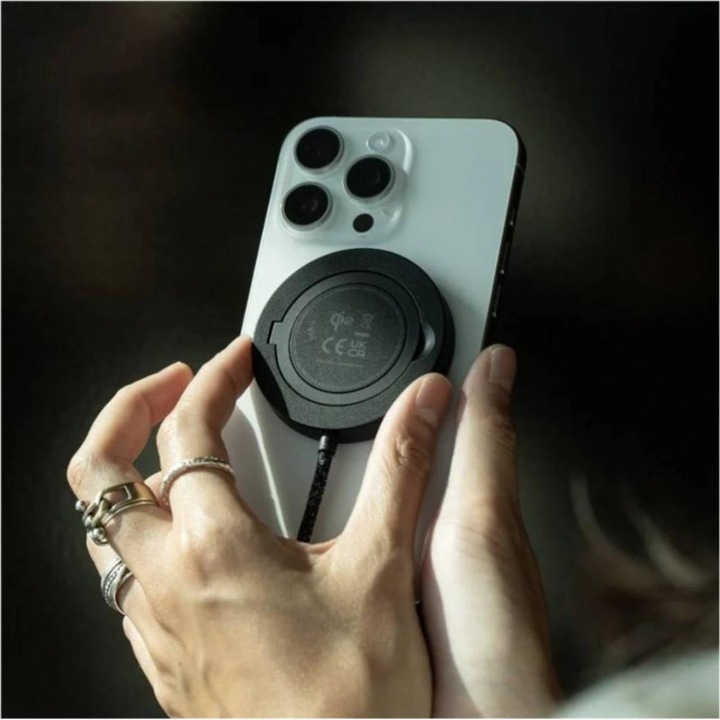 Actual product image Native Union Snapstand Qi2 Wireless Charger Black (15 W)