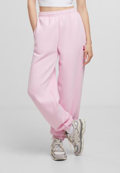 Actual product image Mister Tee MisterTee Real Queen EMB Ladies Fluffy Sweatpants - 193911 (L)