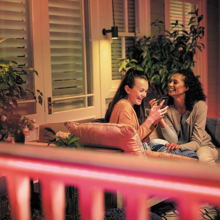 Actual product image Philips Hue LED Stripe Lightstrip Outdoor (DE Plug) (Multicoloured, 200 cm, Outdoor)