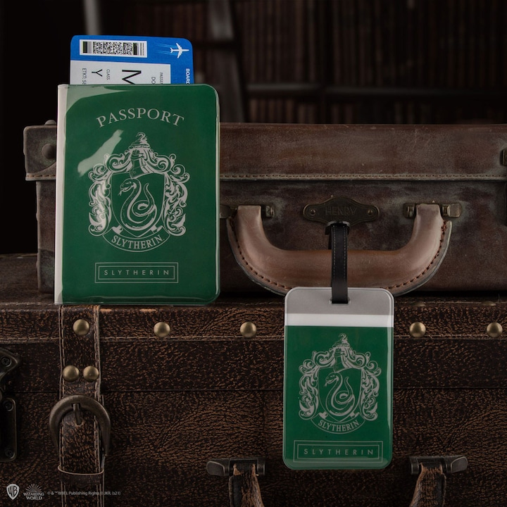 Actual product image Cinereplicas Set of Passport cover and Tag - Slytherin - Harry Potter CR2512 (Additional padding)