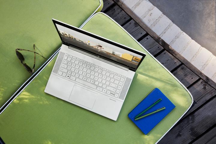 Image du produit HP Envy 15 (15.60", I7-10750H, 32 Go, 1000 Go, DE)