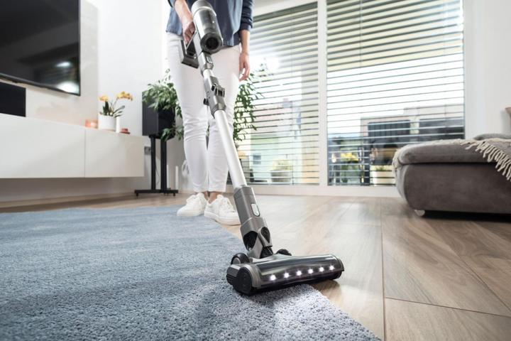 Image du produit Hisense HVC6464A Aspirateur sans fil noir sans sac
