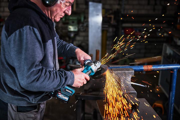 Actual product image Makita 40V 125mm cordless angle grinder GA008GZ (125 mm)