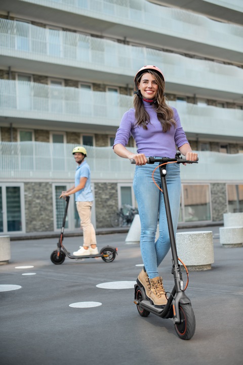 Image du produit Segway-Ninebot F40E (25 km/h, 40 km, 350 W)