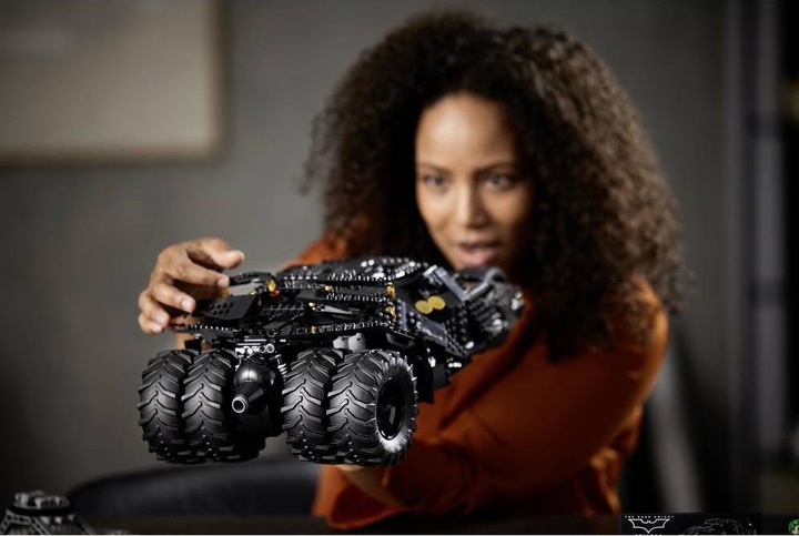 Actual product image LEGO Batmobile Tumbler (76240, LEGO DC, LEGO Rare Sets)