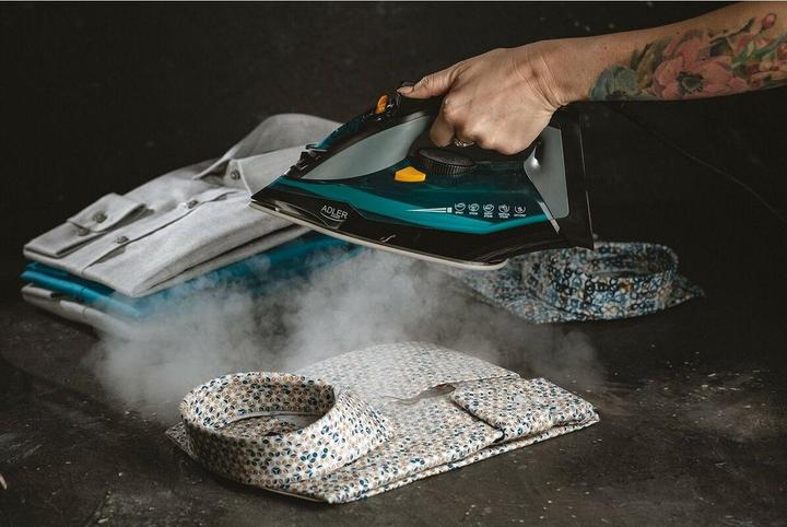 Produktbild Adler AD 5032 Bügeleisen Trocken-Bügeleisen Keramik-Bügelsohle (2400 W, 80 g/min)