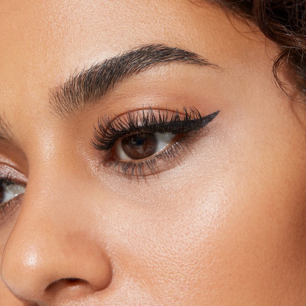 Actual product image Gosh Velvet Touch (022 Carbon Black)