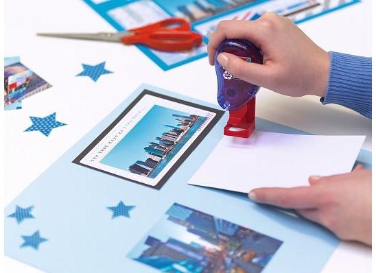 Produktbild tesa Klebestempel ecoLogo, doppelseitige Klebepads zum schnellen Verkleben von Papier, Pappe & Fotos