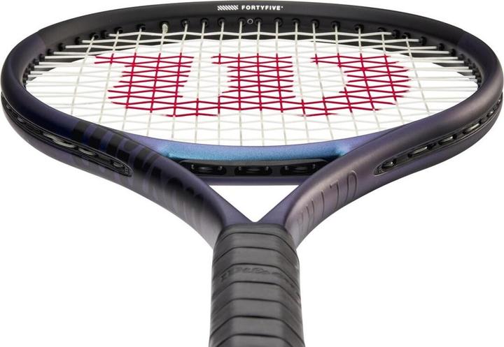 Actual product image Wilson Ultra 100 V4.0 tennis racket (2, 300 g)