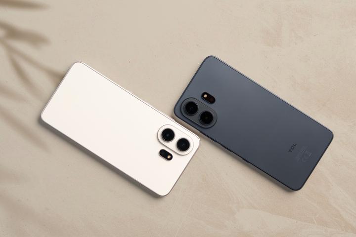 Productafbeelding TCL NXTPAPER 70 Pro (512 GB, Goud, Stellair blauw, 6.90", 5G)