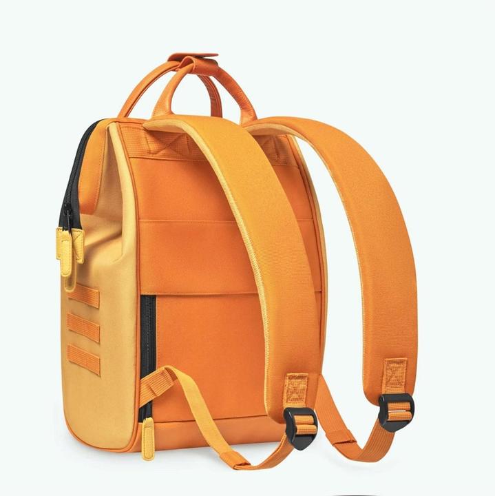 Actual product image Cabaia Adventurer Backpack Medium Grasse (18 l)
