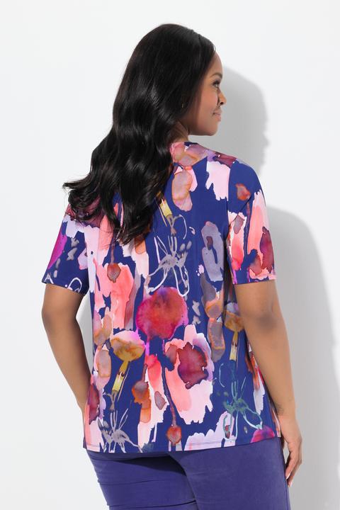 Image du produit Ulla Popken T-shirt en tissu fluide, motif à fleurs, col en V, joli pli creux, manches courtes (56)