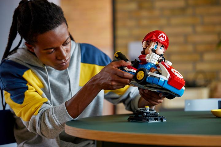 Actual product image LEGO Mario & Standard-Kart (72037, LEGO Super Mario, LEGO Rare Sets)