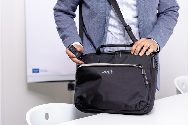 Actual product image Onit Toploader Black 14.1-15.6 (15.60", Universal)