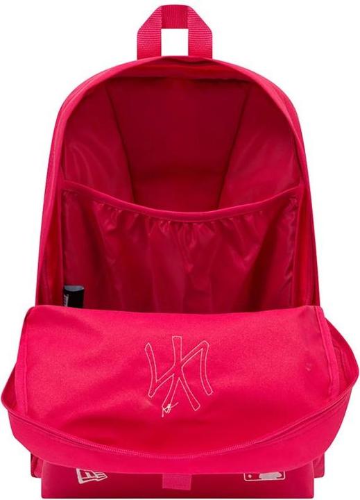 Actual product image New Era MLB New York Yankees appliqué backpack (17 l)