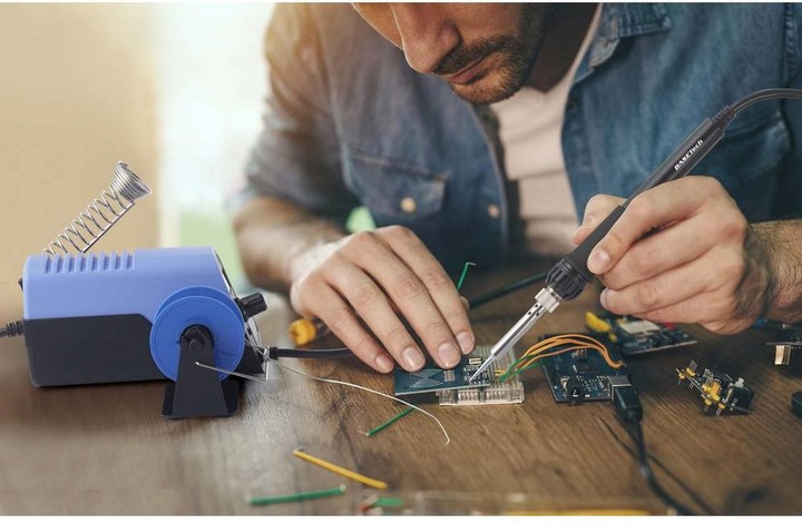 Actual product image Basetech Soldering station