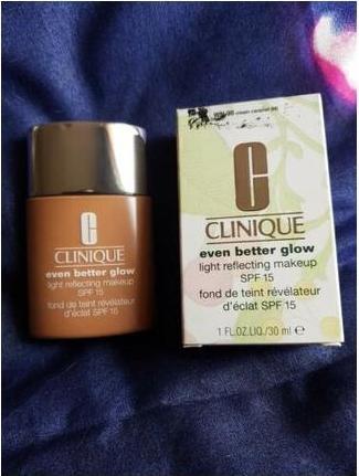 Produktbild Clinique Even Better Glow Lichtreflektierendes Makeup SPF15 30ml 98 Creme Karamell (98 Cream Caramel)
