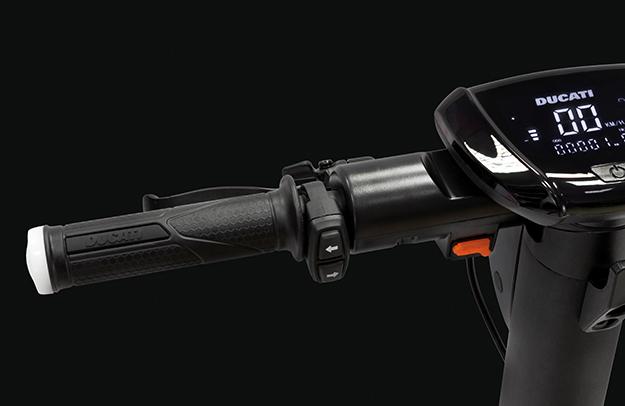 Immagine prodotto Ducati E-Scooter Pro-III (25 km/h, 50 km, 350 W)