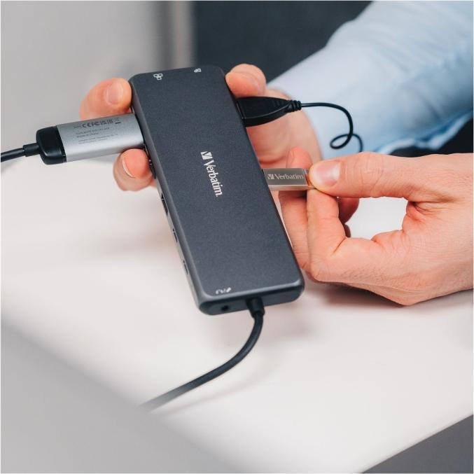 Produktbild Verbatim Pro Multiport Hub CMH-13 (USB-C, 13 Ports)