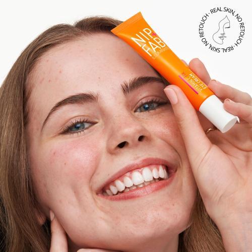 Image du produit Nip + Fab Crème pour les yeux illuminée à la vitamine C fixe 10 (Crème pour les yeux, 15 ml, Journée)