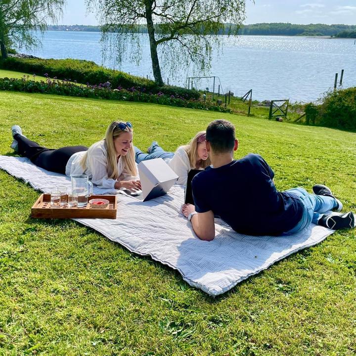 Produktbild Philbert Design Philbert - Sun Shade & Privacy Hood Universal 12-14" Ultra Slim, White