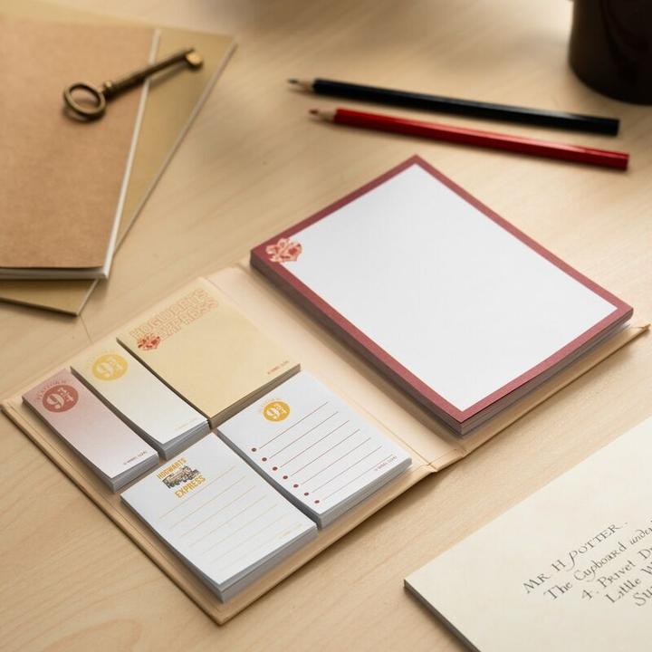 Actual product image Harry Potter Platform 9 3/4 Sticky notes notebook (A6)