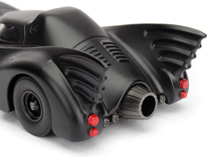 Actual product image Jada Batman 1989 Batmobile 1:32