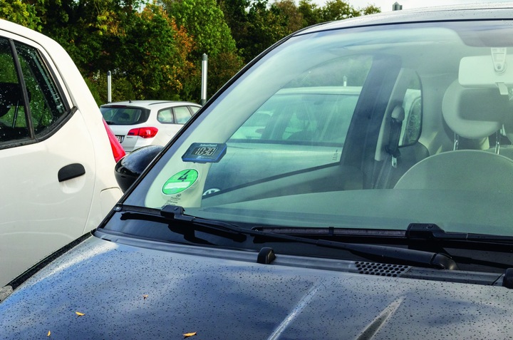 Actual product image DNT ParkScreen electronic parking disc