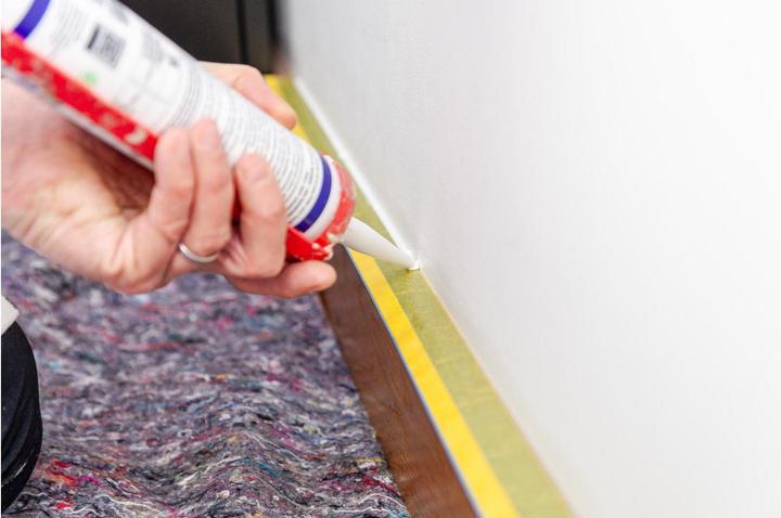 Produktbild tesa 4460 2in1 Präzisionskrepp, doppellagiges Malerband, UV- und wetterbeständig, 25mm x 25m (25 mm)