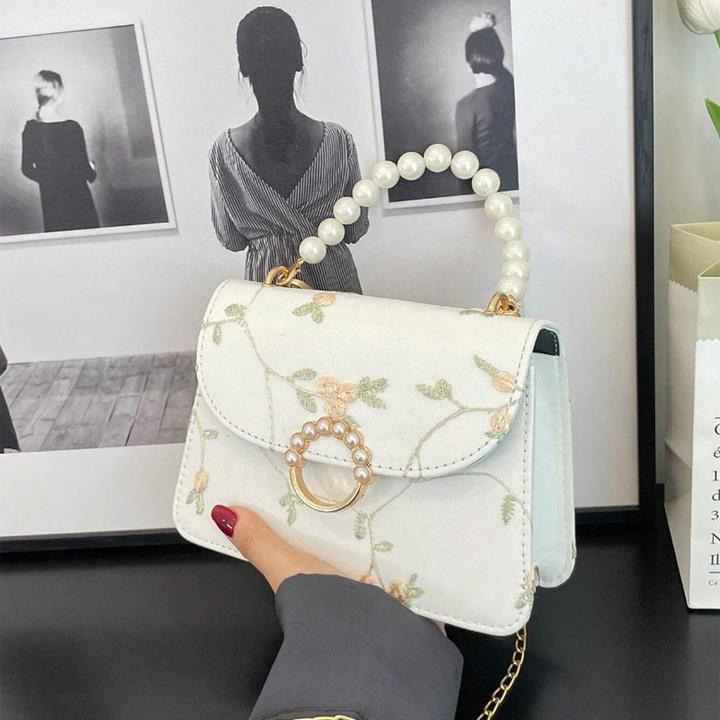 Actual product image Only-Bags.Store Elegante, floral bestickte, quadratische Mini-Tasche mit Kunstperlen-Akzenten und verstellbarem