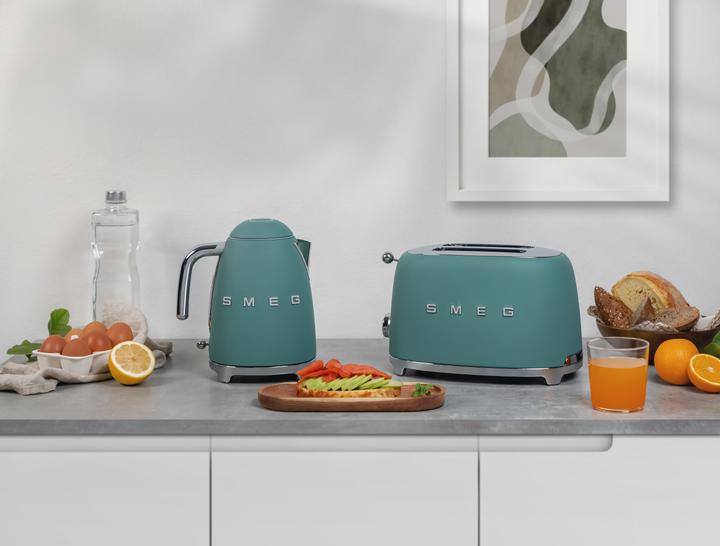 Image du produit Smeg KLF03EGMEU Bouilloire vert émeraude, esthétique années 50 (1.70 l)