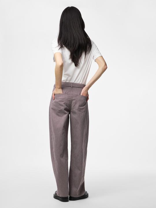 Produktbild Pieces PCBILLO MW BINDEVERSCHLUSS Barrel Fit Jeans (25)