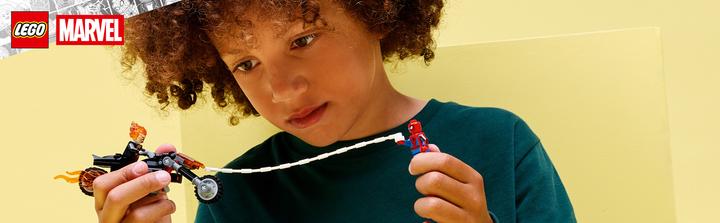 Produktbild LEGO Super Heroes Spider-Man vs. Ghost Rider auf seinem Motorrad (76335, LEGO Marvel)